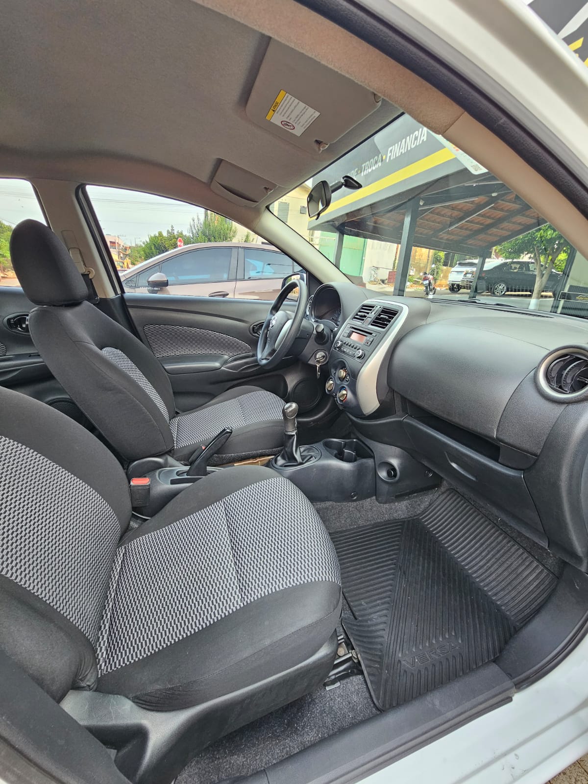 NISSAN VERSA S